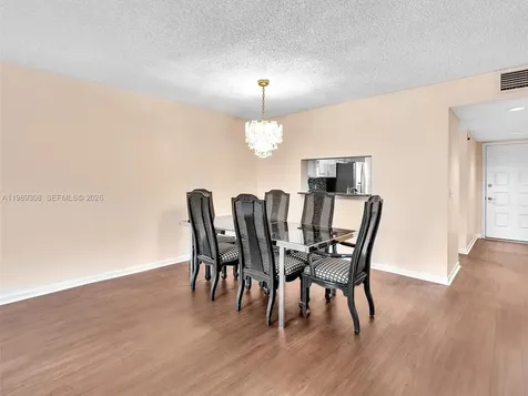 800 SW 125th Way Pembroke Pines FL 33027