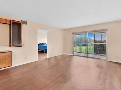 800 SW 125th Way Pembroke Pines FL 33027