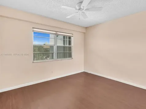 800 SW 125th Way Pembroke Pines FL 33027