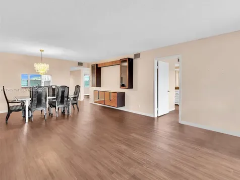 800 SW 125th Way Pembroke Pines FL 33027