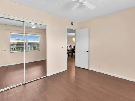 800 SW 125th Way Pembroke Pines FL 33027