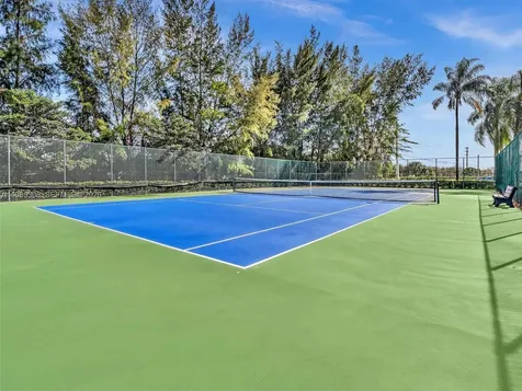 800 SW 125th Way Pembroke Pines FL 33027
