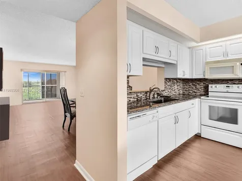 800 SW 125th Way Pembroke Pines FL 33027