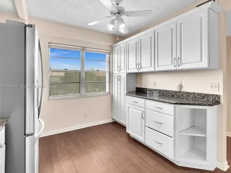 800 SW 125th Way Pembroke Pines FL 33027