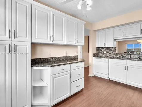 800 SW 125th Way Pembroke Pines FL 33027