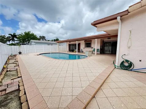 10650 NW 19th Street Pembroke Pines FL 33026