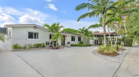 2900 SW 92nd Avenue Miami FL 33165