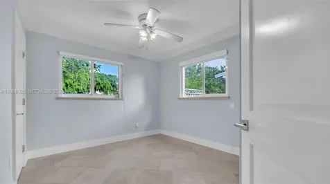 2900 SW 92nd Avenue Miami FL 33165