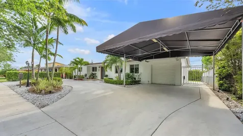 2900 SW 92nd Avenue Miami FL 33165