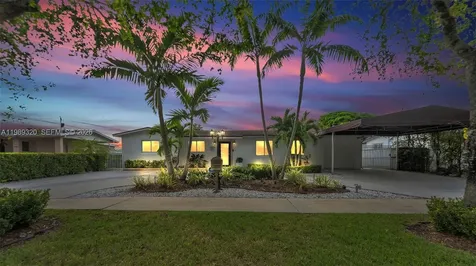 2900 SW 92nd Avenue Miami FL 33165