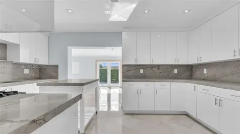 2900 SW 92nd Avenue Miami FL 33165