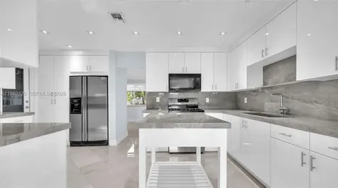 2900 SW 92nd Avenue Miami FL 33165