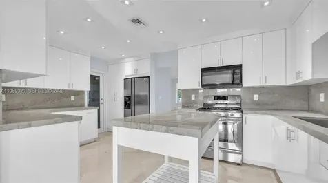 2900 SW 92nd Avenue Miami FL 33165