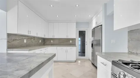2900 SW 92nd Avenue Miami FL 33165