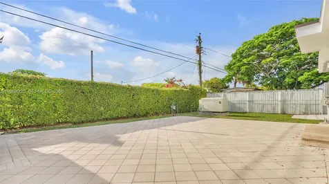 2900 SW 92nd Avenue Miami FL 33165