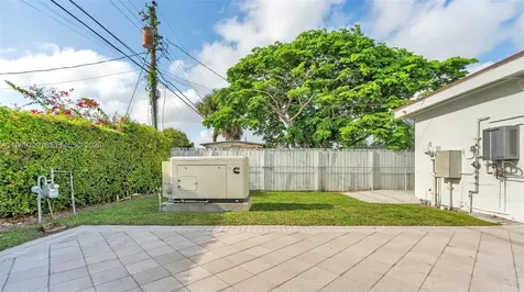 2900 SW 92nd Avenue Miami FL 33165