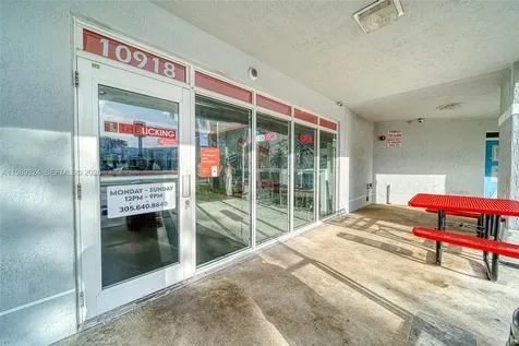 Completely Remodeled Restaurant On 184th Street Off The Turnpike Cutler Bay FL 33157