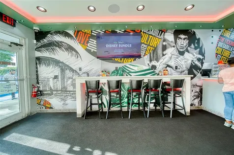 Completely Remodeled Restaurant On 184th Street Off The Turnpike Cutler Bay FL 33157