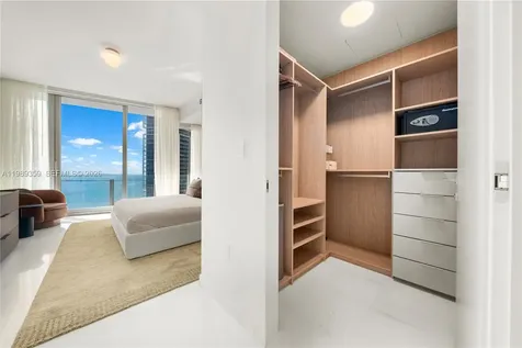 300 Biscayne Boulevard Way Miami FL 33131