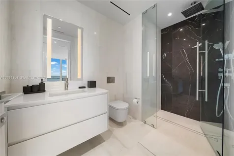 300 Biscayne Boulevard Way Miami FL 33131
