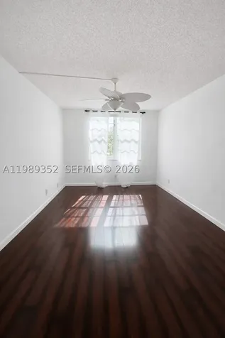 9330 Lagoon Place Davie FL 33324