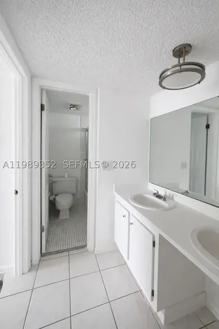 9330 Lagoon Place Davie FL 33324