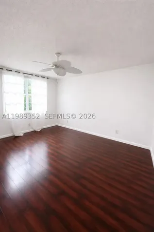9330 Lagoon Place Davie FL 33324