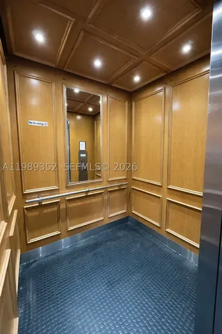 9330 Lagoon Place Davie FL 33324