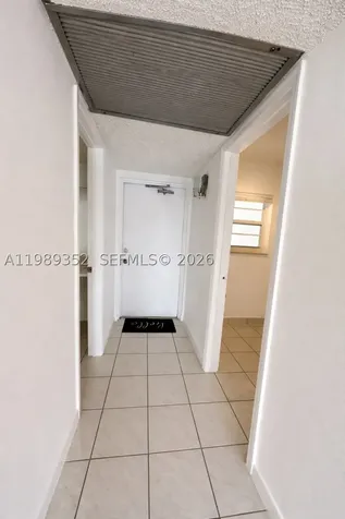 9330 Lagoon Place Davie FL 33324