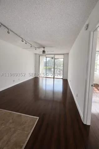 9330 Lagoon Place Davie FL 33324