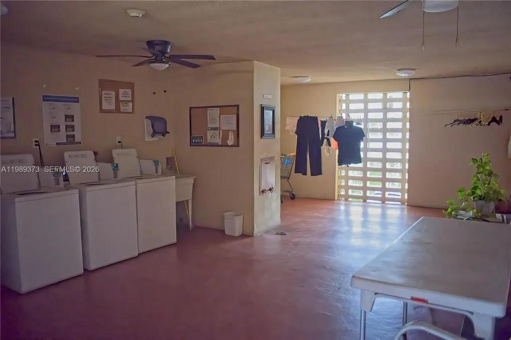 5300 Washington Street Hollywood FL 33021