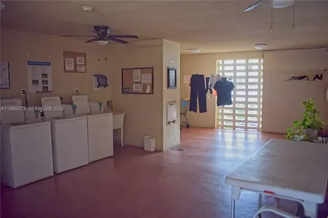 5300 Washington Street Hollywood FL 33021