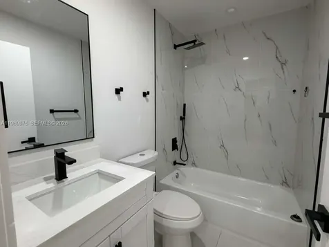 2425 SW 6th Street Miami FL 33135