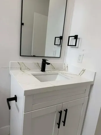 2425 SW 6th Street Miami FL 33135