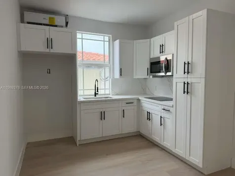 2425 SW 6th Street Miami FL 33135