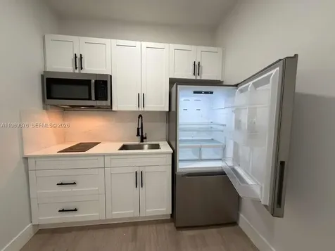 2425 SW 6th Street Miami FL 33135