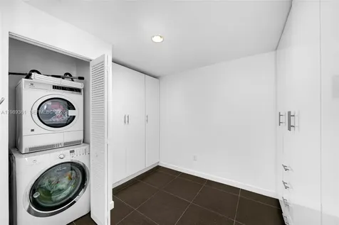 300 S Biscayne Boulevard Miami FL 33131