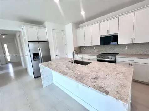 4784 SW 72nd Terrace Davie FL 33314
