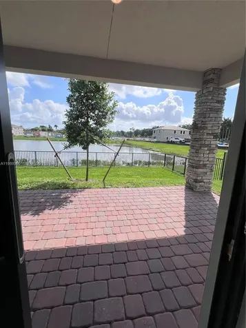 4784 SW 72nd Terrace Davie FL 33314