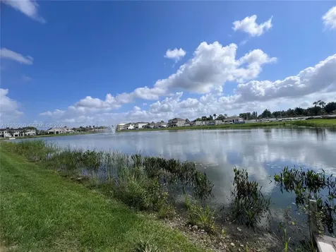 4784 SW 72nd Terrace Davie FL 33314