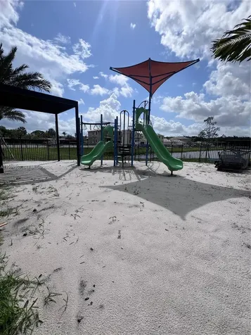 4784 SW 72nd Terrace Davie FL 33314