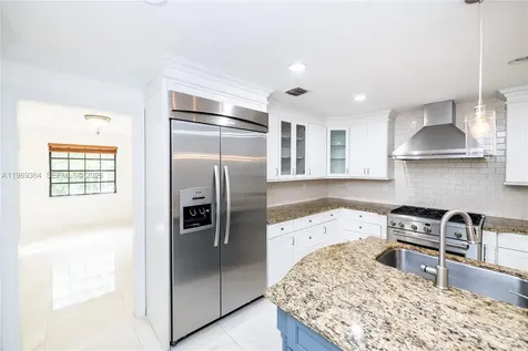 4160 Bay Point Road Miami FL 33137