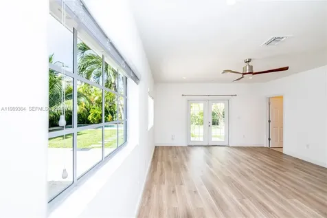 4160 Bay Point Road Miami FL 33137
