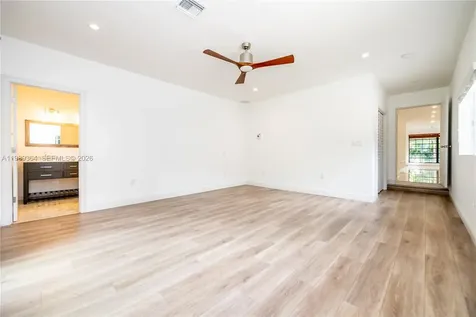 4160 Bay Point Road Miami FL 33137
