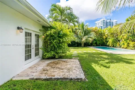 4160 Bay Point Road Miami FL 33137