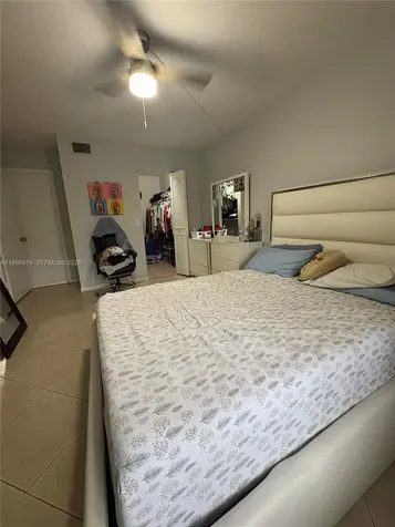 718 Sunny Pine Way Green Acres FL 33415