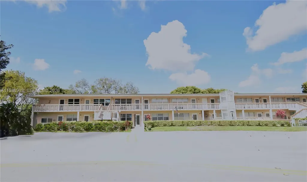 152 Ventnor J Deerfield Beach FL 33442