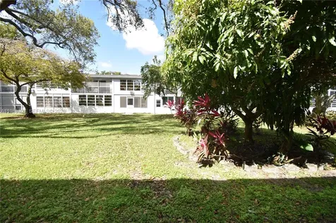 152 Ventnor J Deerfield Beach FL 33442