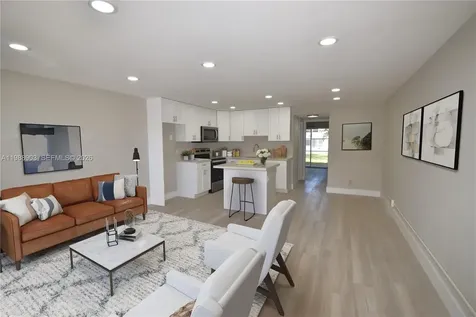 152 Ventnor J Deerfield Beach FL 33442