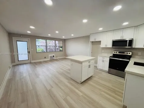 152 Ventnor J Deerfield Beach FL 33442
